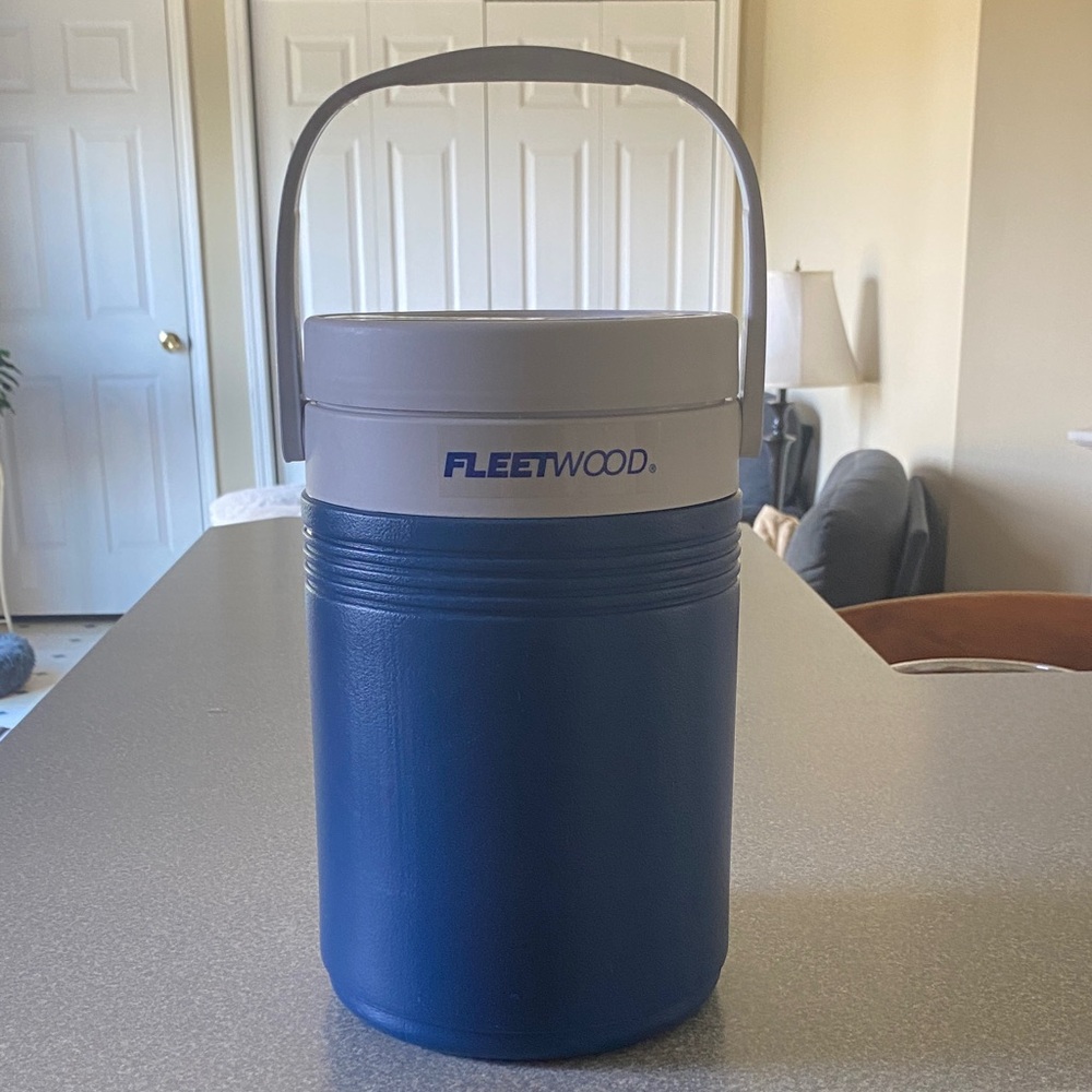 Coleman FLEETWOOD Blue and White Insulated Beverage Jug